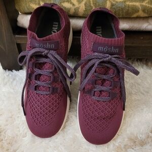 Moshin Vigor Knit Sneakers Size 8.5 Medium Burgundy Comfort Lace-Up Shoes